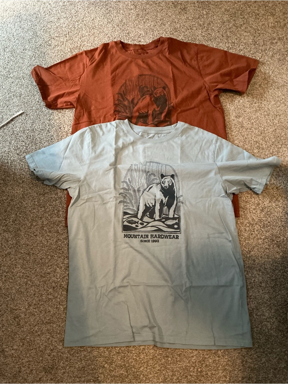 Mountain Hardware men’s tee’s